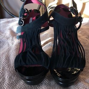 Max Studio women platform sandal